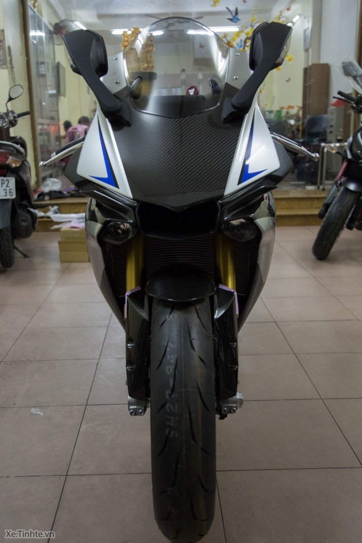 Chi tiet sieu moto Yamaha YZF-R1M 2016 ban dac biet tai VN-Hinh-2